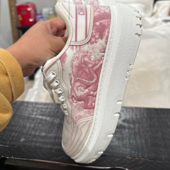 Authentic CHRISTIAN DIOR SNEAKERS - Picture 4 of 7